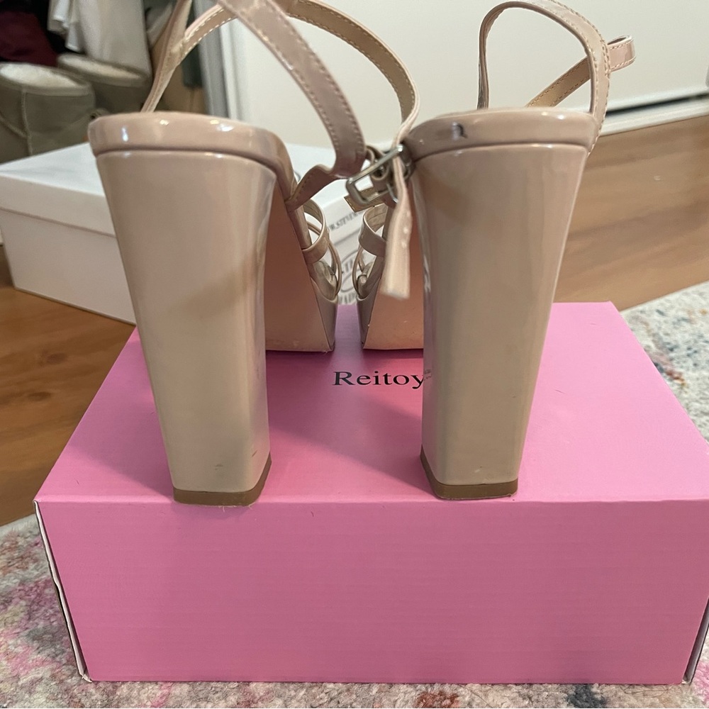 Chunky Heels - Picture 3 of 5